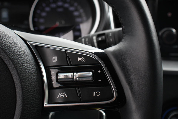 Kia Ceed Sportswagon 1.0 T-GDi Prestige | Navigatie | Apple Carplay / Android Auto | Climate Control | Cruise Control | Camera | Dab | Lichtmetalen Velgen | Lane Assist | Privacy Glass |