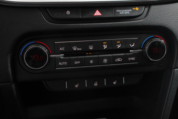 Kia Ceed Sportswagon 1.0 T-GDi Prestige | Navigatie | Apple Carplay / Android Auto | Climate Control | Cruise Control | Camera | Dab | Lichtmetalen Velgen | Lane Assist | Privacy Glass |