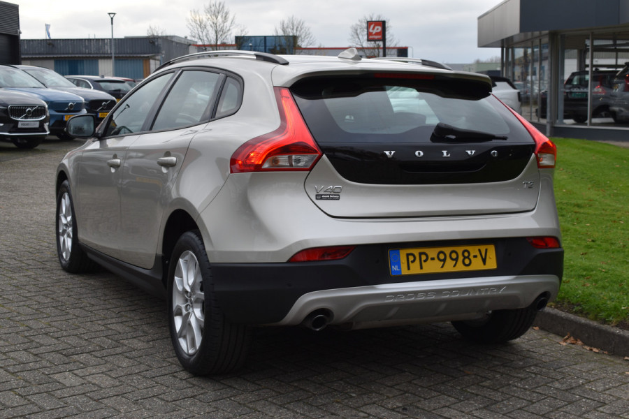 Volvo V40 Cross Country T3 153PK Automaat Nordic+ | Standkachel | Stoelverwarming | 17"LMV | LED