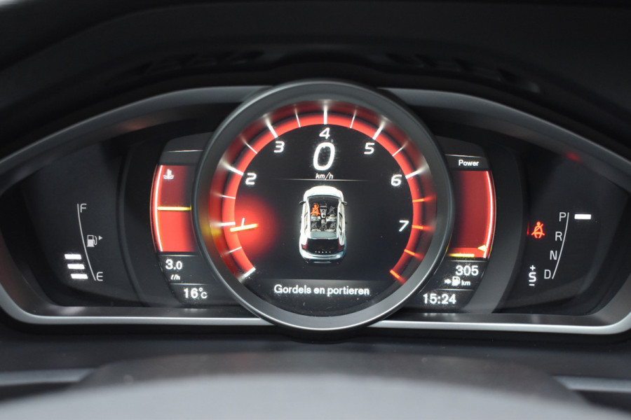 Volvo V40 Cross Country T3 153PK Automaat Nordic+ | Standkachel | Stoelverwarming | 17"LMV | LED