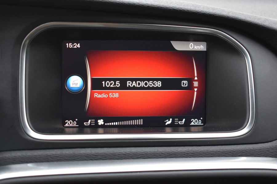 Volvo V40 Cross Country T3 153PK Automaat Nordic+ | Standkachel | Stoelverwarming | 17"LMV | LED