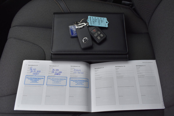 Volvo V40 Cross Country T3 153PK Automaat Nordic+ | Standkachel | Stoelverwarming | 17"LMV | LED