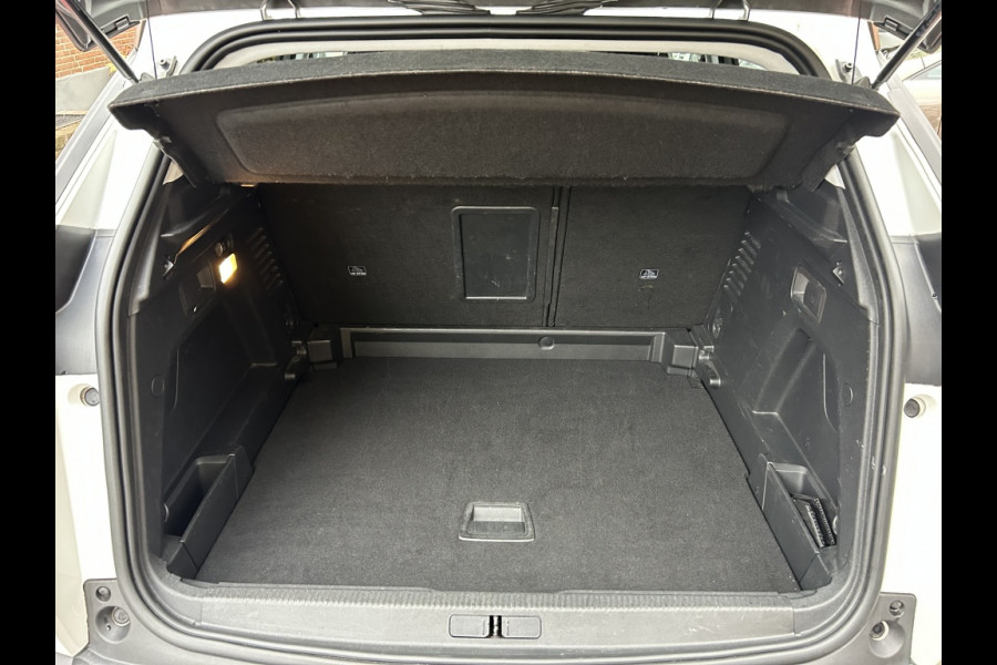 Peugeot 3008 1.2 130pk Automaat Allure Navi, Carplay, Trekhaak, Camera