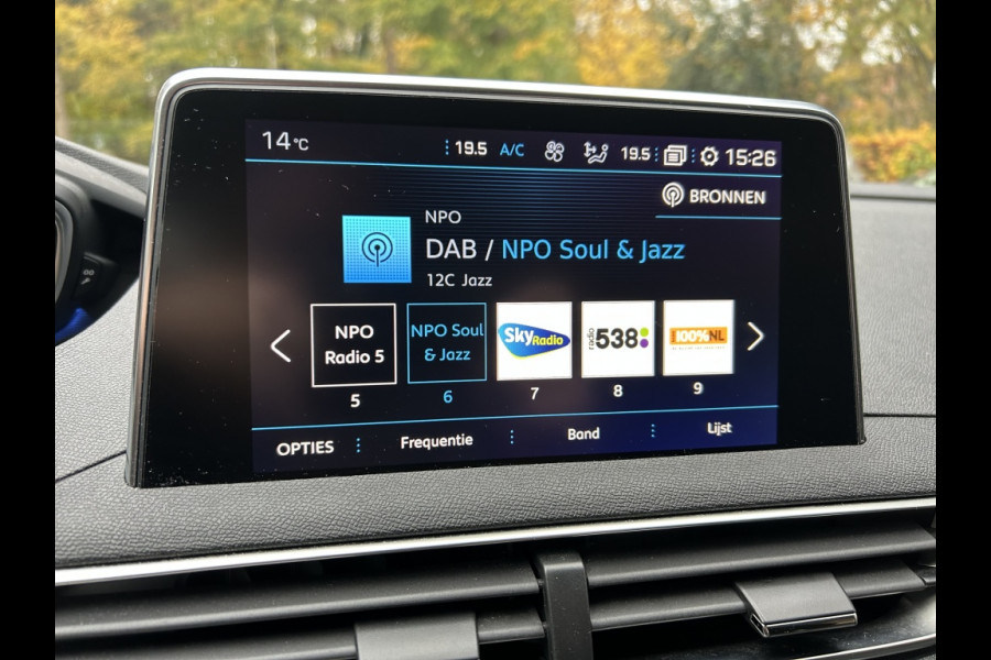 Peugeot 3008 1.2 130pk Automaat Allure Navi, Carplay, Trekhaak, Camera