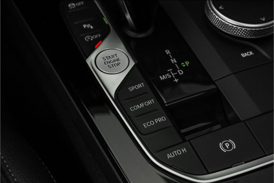 BMW 2 Serie Gran Coupé 218i M-Sport Automaat Pano HUD HiFi 19"