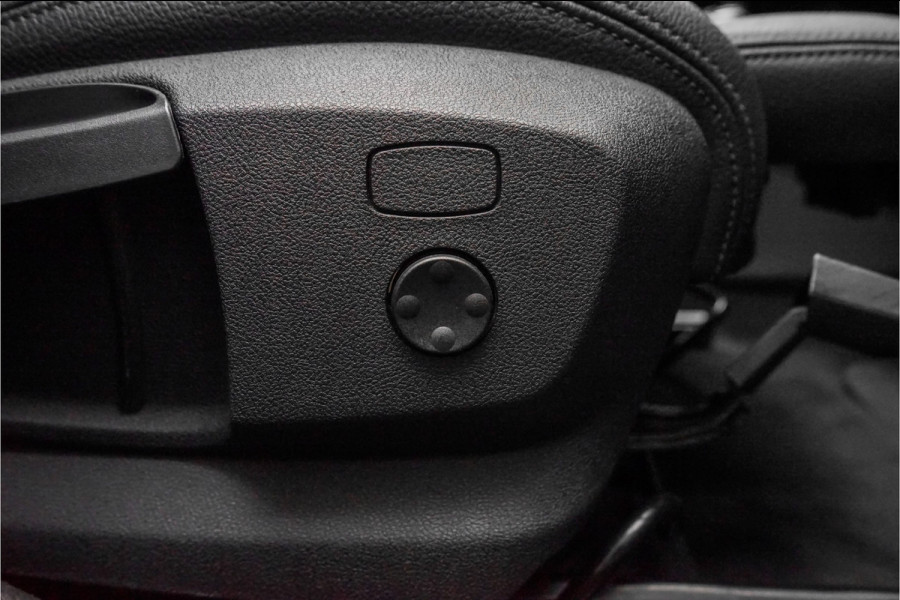 BMW 2 Serie Gran Coupé 218i M-Sport Automaat Pano HUD HiFi 19"