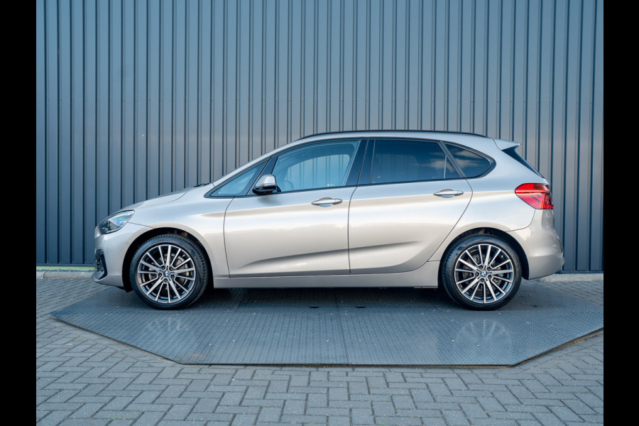 BMW 2 Serie Active Tourer 218i Business Edition Plus | Panodak | Head Up | Trekhaak | Camera | Prijs Rijklaar!!