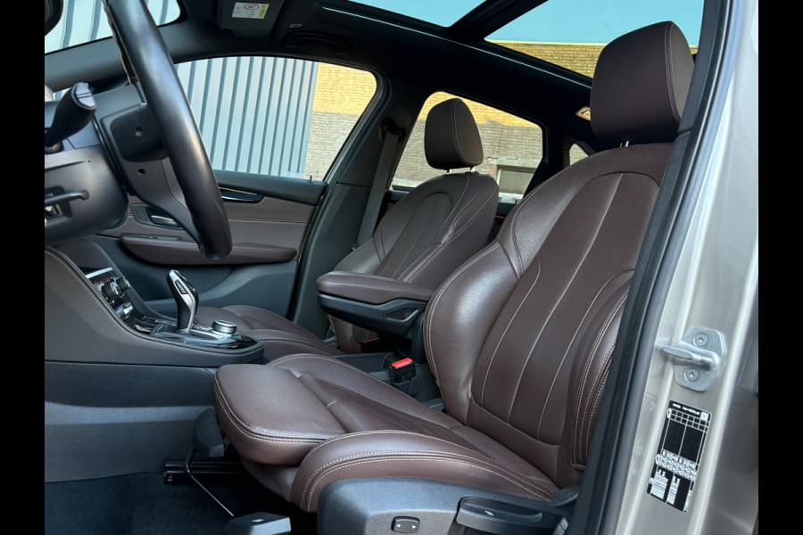 BMW 2 Serie Active Tourer 218i Business Edition Plus | Panodak | Head Up | Trekhaak | Camera | Prijs Rijklaar!!