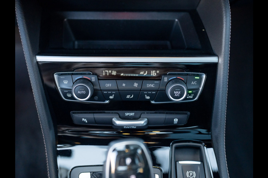 BMW 2 Serie Active Tourer 218i Business Edition Plus | Panodak | Head Up | Trekhaak | Camera | Prijs Rijklaar!!