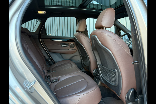 BMW 2 Serie Active Tourer 218i Business Edition Plus | Panodak | Head Up | Trekhaak | Camera | Prijs Rijklaar!!