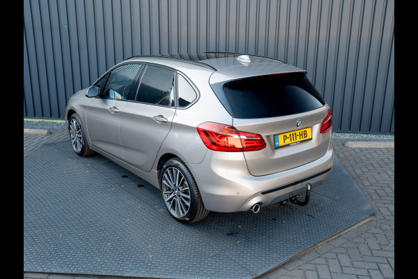 BMW 2 Serie Active Tourer 218i Business Edition Plus | Panodak | Head Up | Trekhaak | Camera | Prijs Rijklaar!!