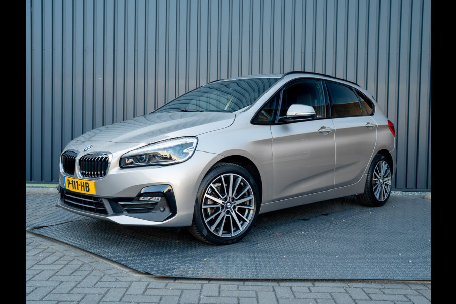 BMW 2 Serie Active Tourer 218i Business Edition Plus | Panodak | Head Up | Trekhaak | Camera | Prijs Rijklaar!!