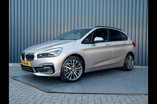 BMW 2 Serie Active Tourer 218i Business Edition Plus | Panodak | Head Up | Trekhaak | Camera | Prijs Rijklaar!!