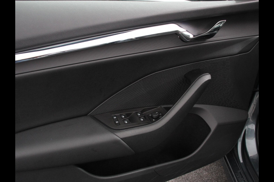 Škoda Octavia 1.0 e-TSI 110pk DSG Style Navigatie Apple Carplay/Android Auto Adaptive Cruise Control Camera Stoelverwarming