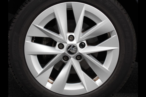 Škoda Octavia 1.0 e-TSI 110pk DSG Style Navigatie Apple Carplay/Android Auto Adaptive Cruise Control Camera Stoelverwarming