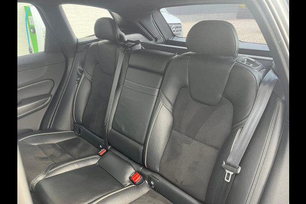 Volvo XC60 2.0 T5 R-Design | Cruise control | Zwenkbare trekhaak | Apple carplay |