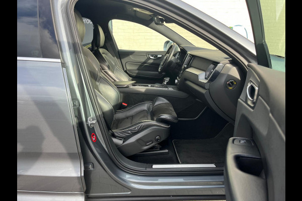 Volvo XC60 2.0 T5 R-Design | Cruise control | Zwenkbare trekhaak | Apple carplay |