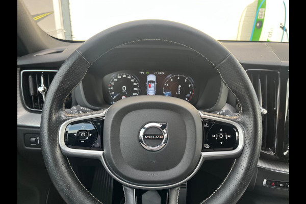 Volvo XC60 2.0 T5 R-Design | Cruise control | Zwenkbare trekhaak | Apple carplay |