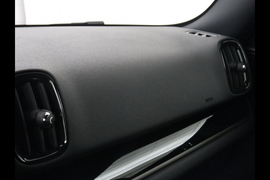 MINI Countryman 1.5 One Business Edition | Leder | Stoelverwarming | Carplay | Navigatie | Full LED | Keyless | Parkeerhulp | Climate control | Cruise control