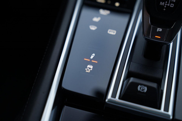 Porsche Panamera Sport Turismo 2.9 4 E-Hybrid | Sport Chrono | 21 inch | Panorama | Sport uitlaat | Luchtvering | Spoiler | LED |