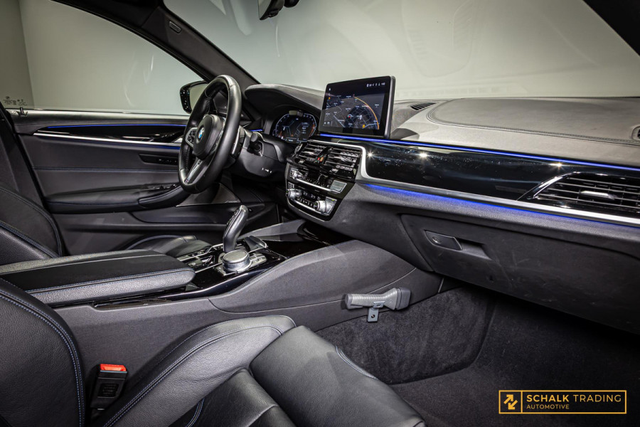 BMW 5 Serie 520i|M-sport|NAP|HUD|H&K|Cam|Pano|Dealer ond|Trekhaak