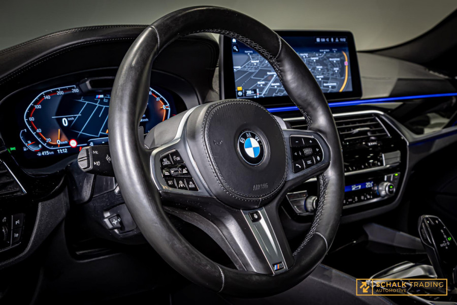 BMW 5 Serie 520i|M-sport|NAP|HUD|H&K|Cam|Pano|Dealer ond|Trekhaak