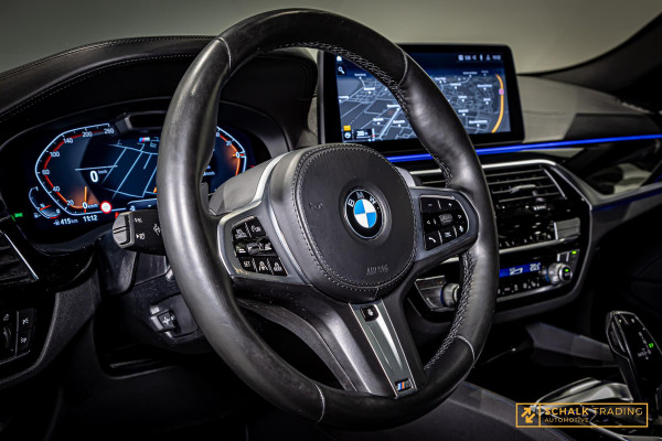 BMW 5 Serie 520i|M-sport|NAP|HUD|H&K|Cam|Pano|Dealer ond|Trekhaak