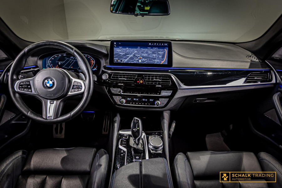 BMW 5 Serie 520i|M-sport|NAP|HUD|H&K|Cam|Pano|Dealer ond|Trekhaak