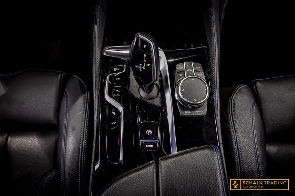 BMW 5 Serie 520i|M-sport|NAP|HUD|H&K|Cam|Pano|Dealer ond|Trekhaak