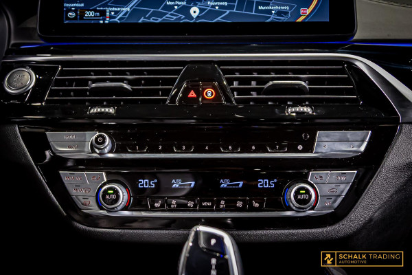 BMW 5 Serie 520i|M-sport|NAP|HUD|H&K|Cam|Pano|Dealer ond|Trekhaak