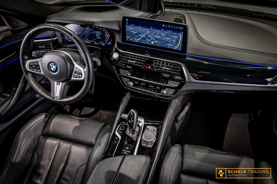 BMW 5 Serie 520i|M-sport|NAP|HUD|H&K|Cam|Pano|Dealer ond|Trekhaak