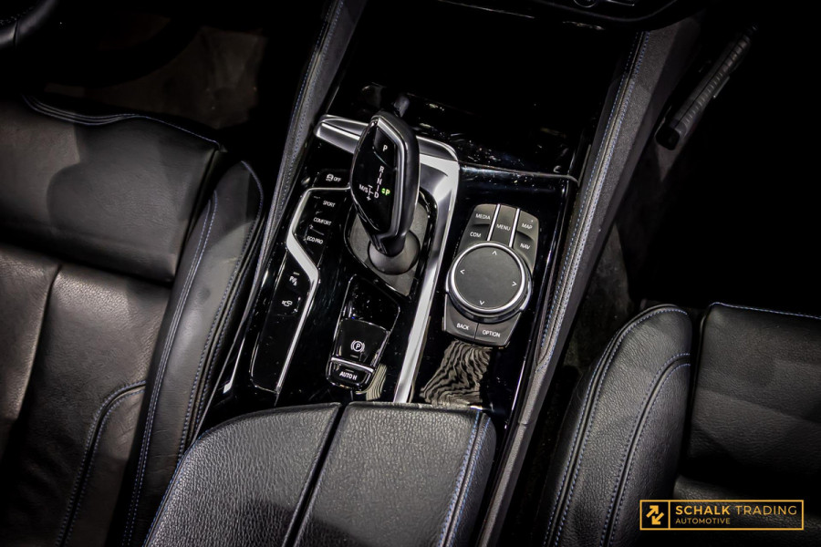 BMW 5 Serie 520i|M-sport|NAP|HUD|H&K|Cam|Pano|Dealer ond|Trekhaak