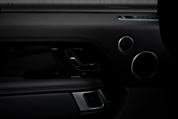 Land Rover Range Rover P400e / Pano / Stoelklima / Carpathian Grey / Carplay