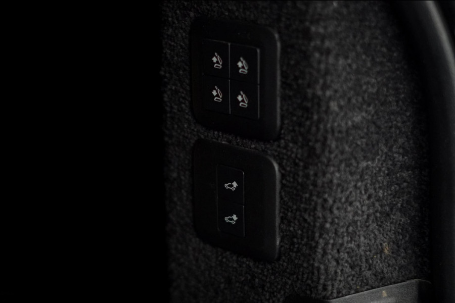 Land Rover Range Rover P400e / Pano / Stoelklima / Carpathian Grey / Carplay