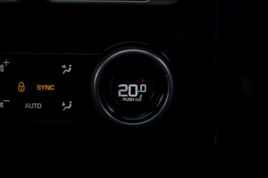 Land Rover Range Rover P400e / Pano / Stoelklima / Carpathian Grey / Carplay