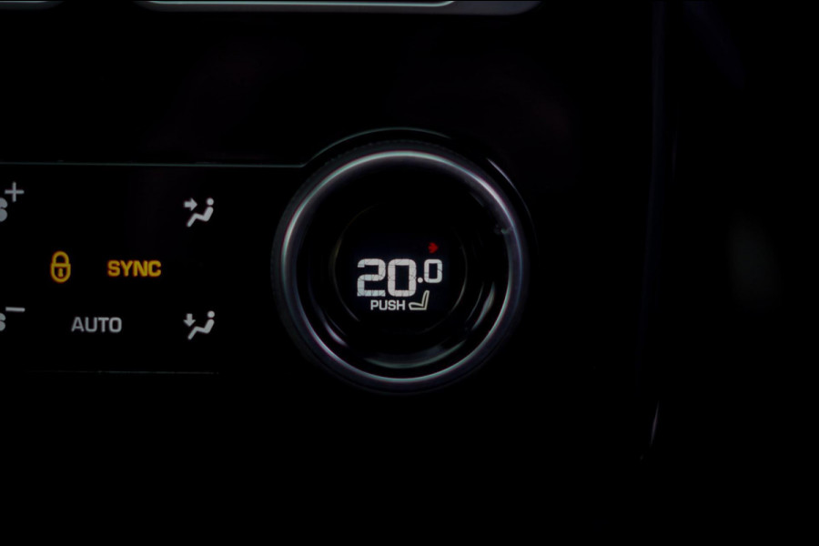 Land Rover Range Rover P400e / Pano / Stoelklima / Carpathian Grey / Carplay