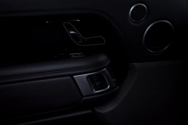 Land Rover Range Rover P400e / Pano / Stoelklima / Carpathian Grey / Carplay