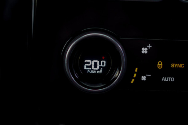 Land Rover Range Rover P400e / Pano / Stoelklima / Carpathian Grey / Carplay