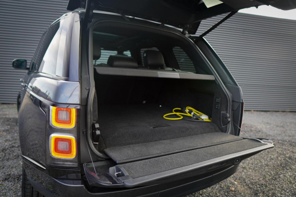 Land Rover Range Rover P400e / Pano / Stoelklima / Carpathian Grey / Carplay