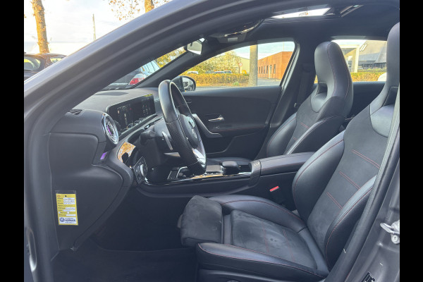Mercedes-Benz A-Klasse 180 Premium Plus | AMG Styling | Pano | Sfeerverlichting | Stoelverwarming