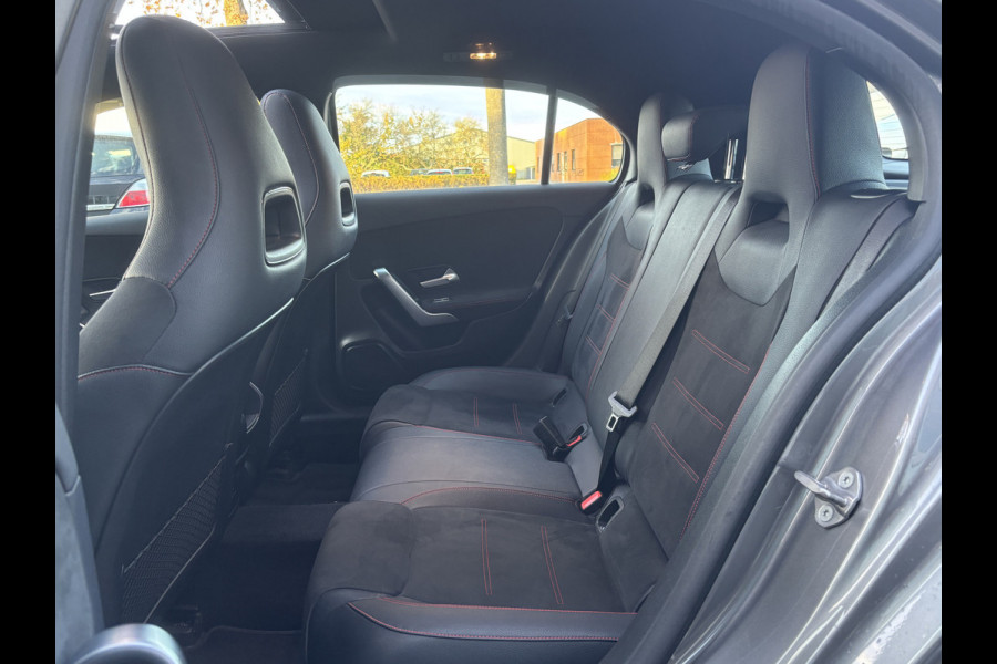 Mercedes-Benz A-Klasse 180 Premium Plus | AMG Styling | Pano | Sfeerverlichting | Stoelverwarming