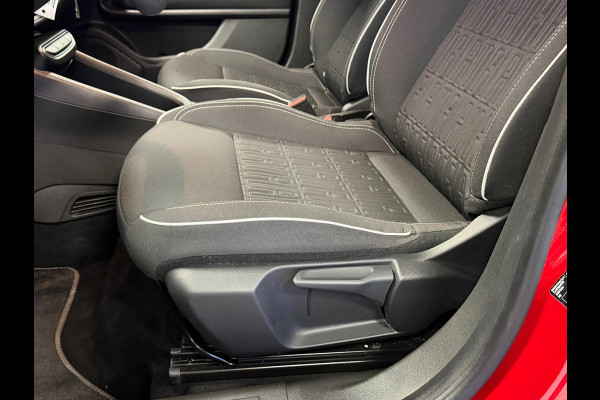 Fiat 600 1.2 HYBRID URBAN AUT. APPLE CARPLAY PARKEERSENSOREN CRUISE CONTROL AIRCO VERWARMDE VOORRUIT