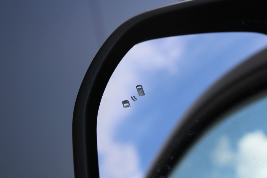 Ford Transit Custom 320 2.5 PHEV L2H1 Limited 232pk 8 Zits - 2x Schuif - Adaptive Cruise - Klimaat achterin - Keyless - Stoel/Stuurverwarming - Excl