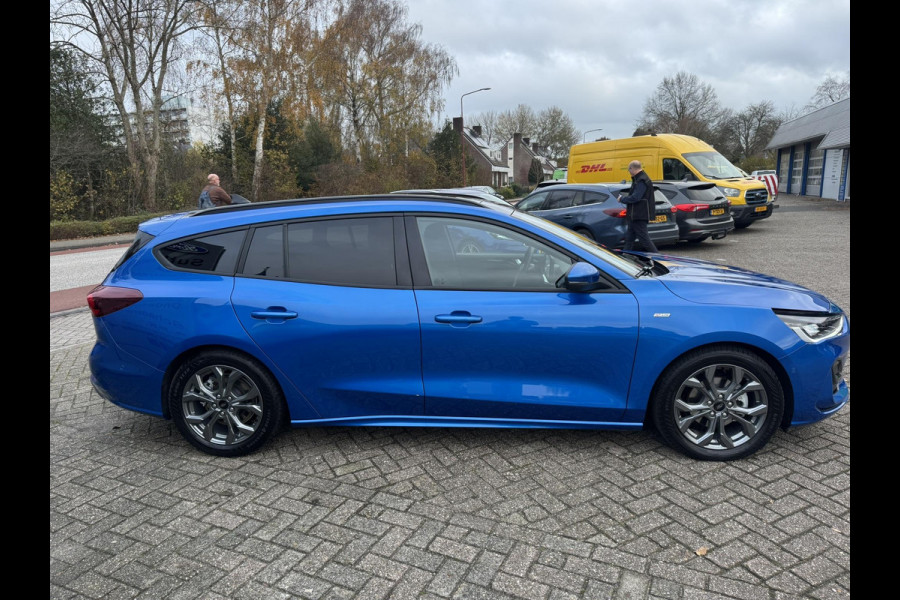 Ford FOCUS Wagon 1.0 EcoBoost Hybrid ST Line X 155pk | Trekhaak afneembaar | Panoramadak | Bang&Olufsen | Adaptive cruise control | Winter Pack | All season banden | Camera