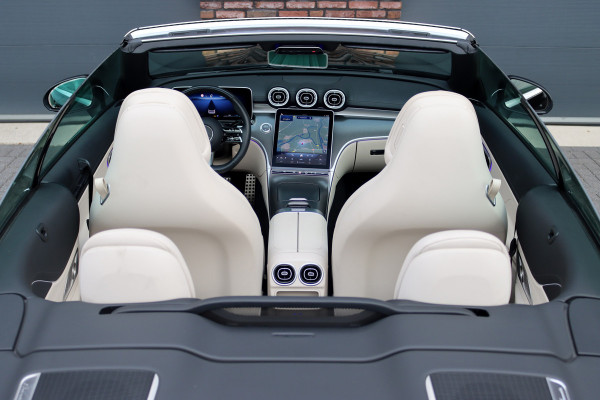 Mercedes-Benz CLE Cabriolet 200 AMG Line Aut9 | Memory | Distronic | Burmester | Airscarf | Verwarmd Stuurwiel | Leder | Camera | Keyless Go |
