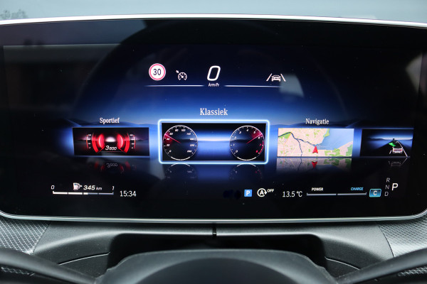 Mercedes-Benz CLE Cabriolet 200 AMG Line Aut9 | Memory | Distronic | Burmester | Airscarf | Verwarmd Stuurwiel | Leder | Camera | Keyless Go |