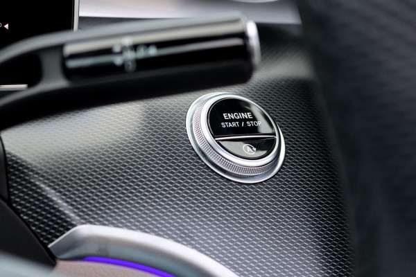 Mercedes-Benz CLE Cabriolet 200 AMG Line Aut9 | Memory | Distronic | Burmester | Airscarf | Verwarmd Stuurwiel | Leder | Camera | Keyless Go |