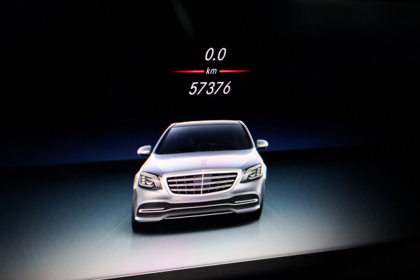 Mercedes-Benz S-Klasse 560 V8 Lang AMG Line Premium+ | Distronic+ | Memory V+A | Stoelventilatie | Burmester | HUD | Surround Camera | Softclose | Keyless Go | Zonweringspakket |