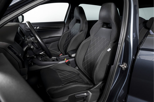 Škoda Karoq 1.5 TSI ACT 150 PK Sportline Business - Automaat | Trekhaak | Dig.Cockpit | Adapt.Cruise | Stoel-+Stuurverw. | Camera+PDC | NAV+App | LM 18'' |