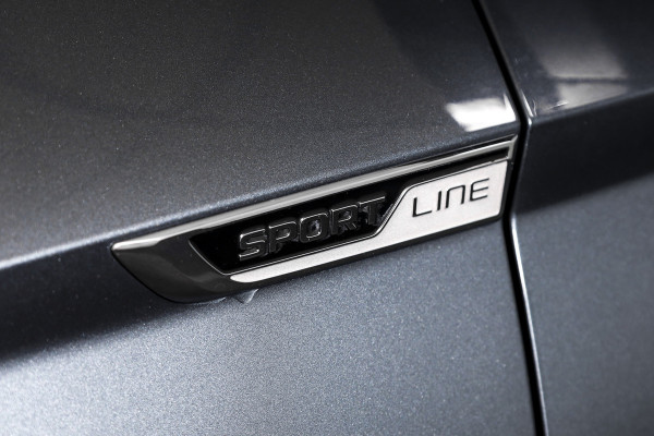 Škoda Karoq 1.5 TSI ACT 150 PK Sportline Business - Automaat | Trekhaak | Dig.Cockpit | Adapt.Cruise | Stoel-+Stuurverw. | Camera+PDC | NAV+App | LM 18'' |